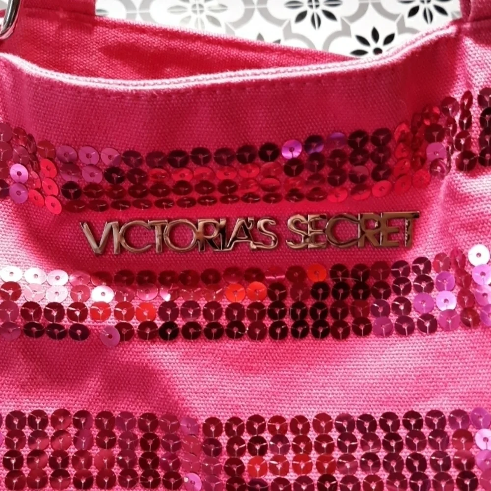 Victoria's Secret tote bag and wallet